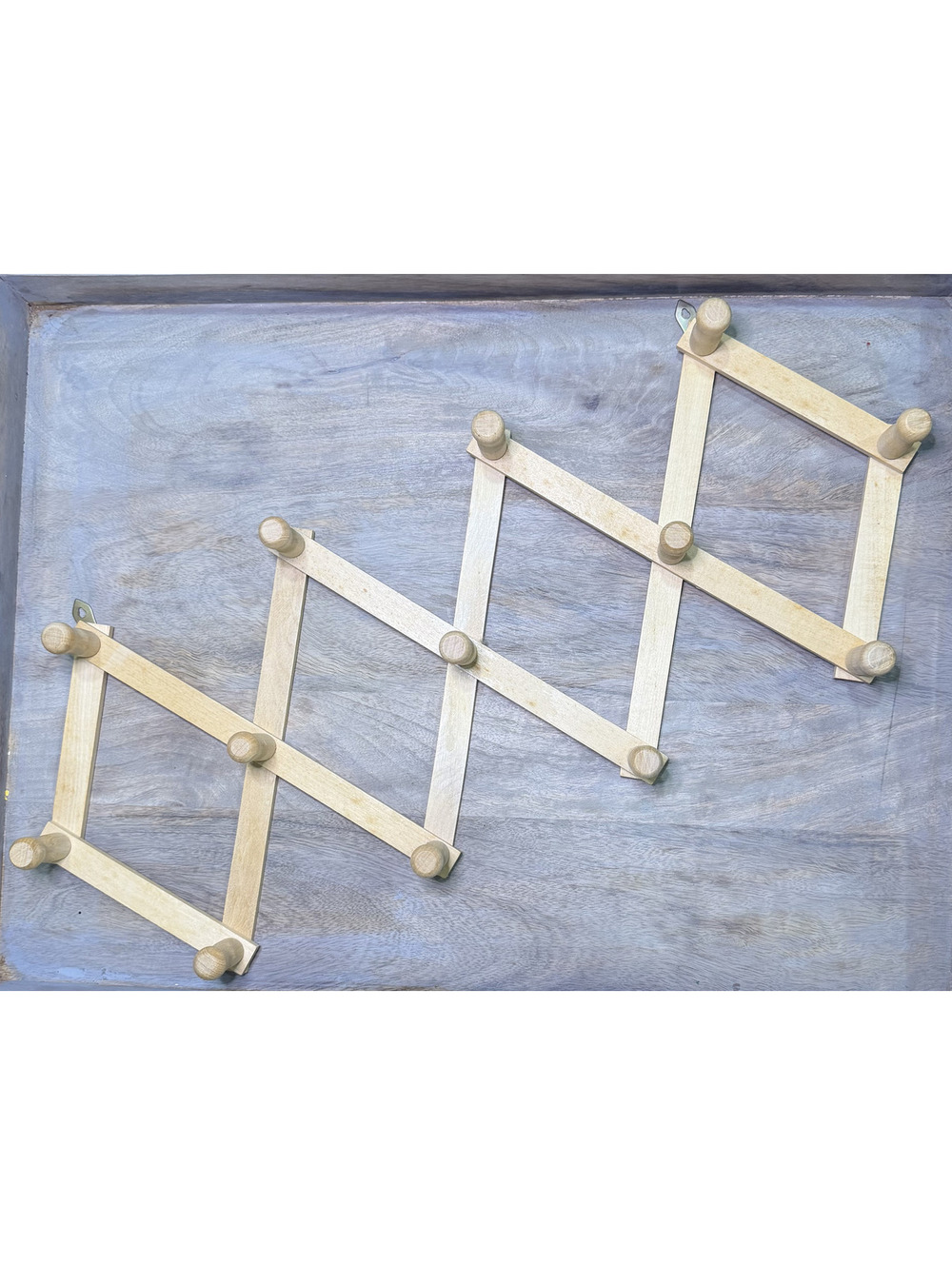 Wooden Accordion 4 Square Peg Hanger